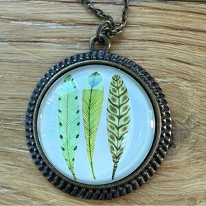 Vintage-Style Antique Bronze Pendant Necklace with Green Leaf Art